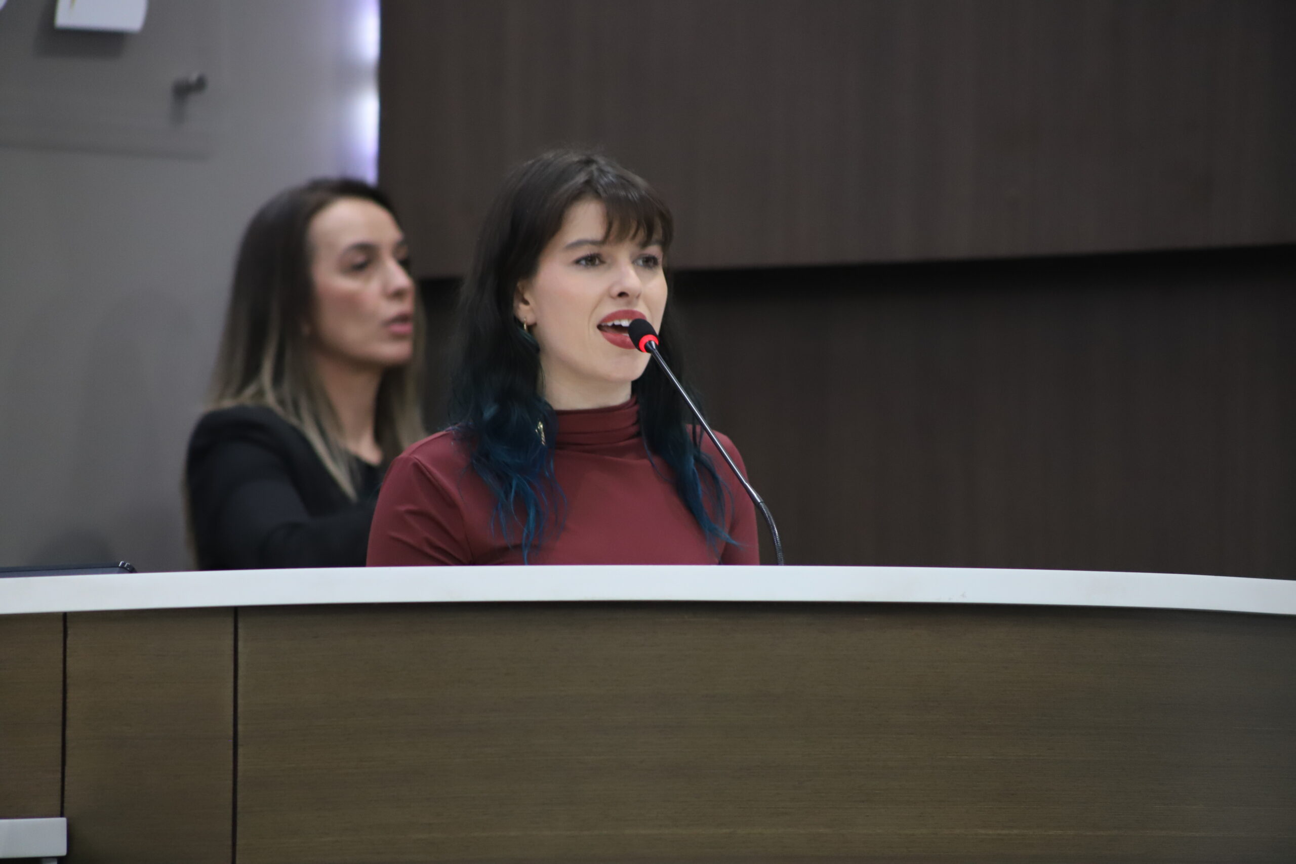 Projeto de Lei propõe abono de faltas para cuidados familiares em empresas que adotarem a medida