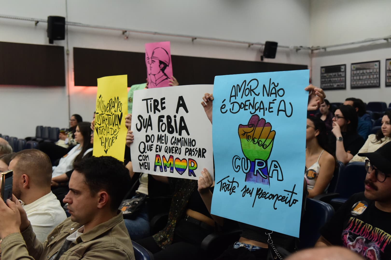 Formas estruturais da violência e como enfrentá-las são abordadas em Grande Expediente de Marina